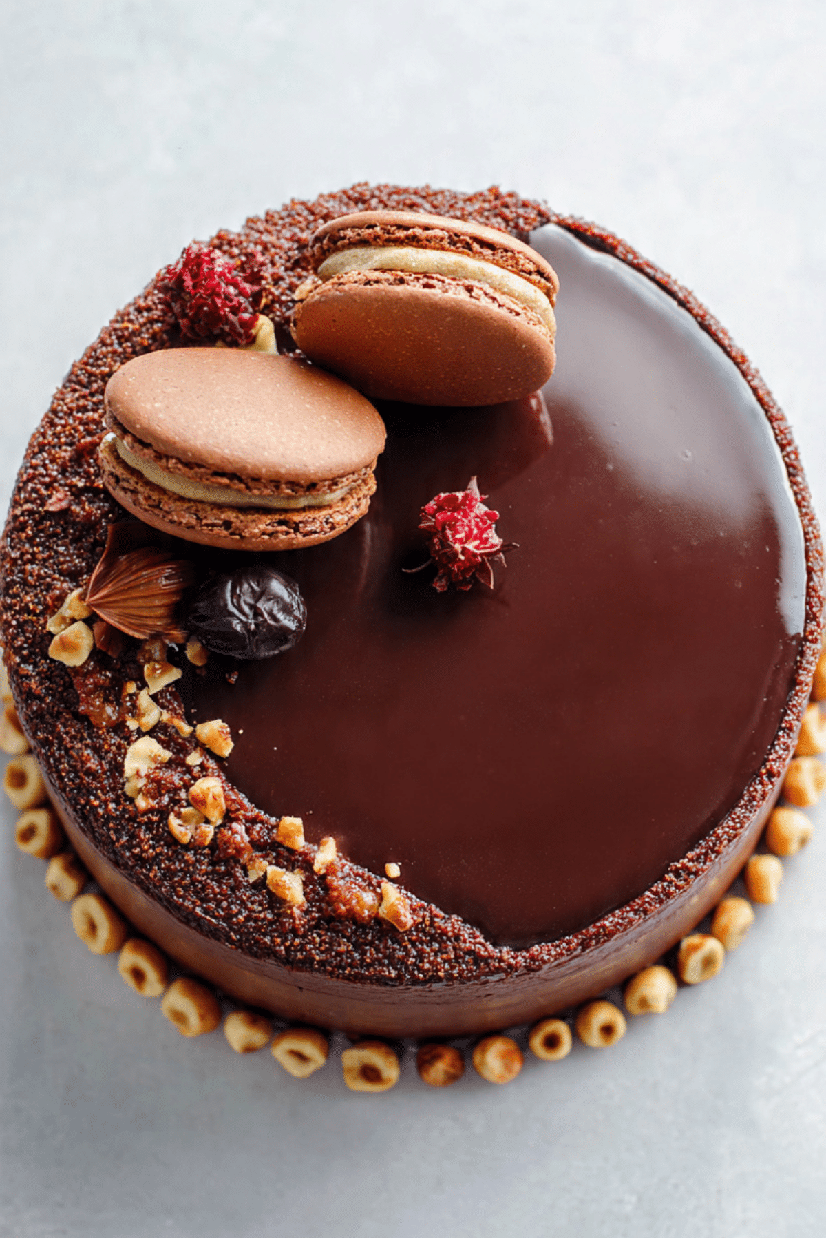 Elegant Chocolate Round Cake